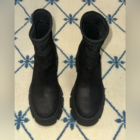 UGG Brooklyn Chelsea Boot - Black - Picture 4 of 6